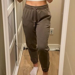 ARITZIA TNA BOYFRIEND JOGGERS